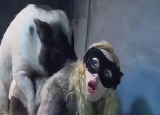 Black mask lady is ready to let this pig fuck her in the barn
